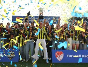 FENERBAHÇE ŞAMPİYONLUK KUPASINI ALDI