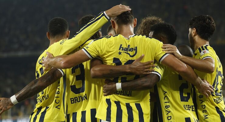 FENERBAHÇE’DEN 4 GOLLÜ GALİBİYET
