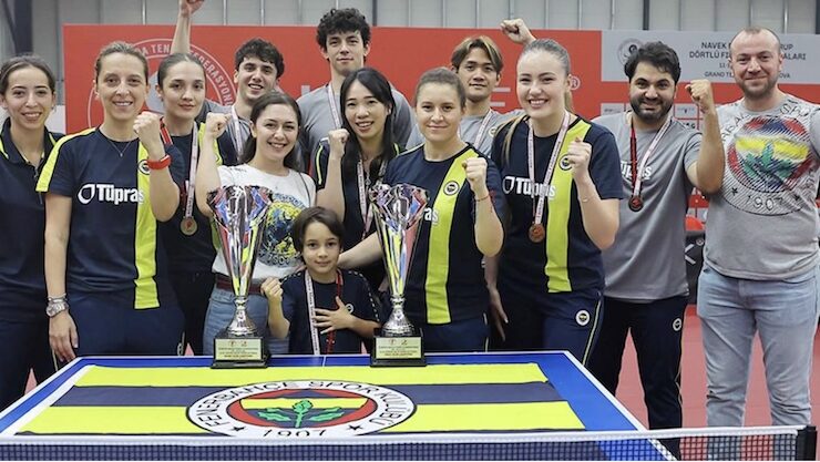 FENERBAHÇE’DEN BİR SEZONDA 23 KUPA