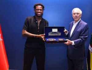FRED FENERBAHÇE’YE VEDA ETTİ