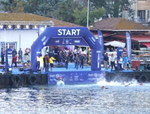 İstanbul Boğazı’nda Triatlon Heyecanı