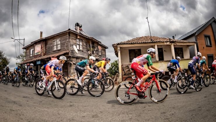 İSTANBUL’DA PEDALLAR DÖNÜYOR