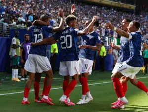 MBAPPE TARİHE GEÇTİ
