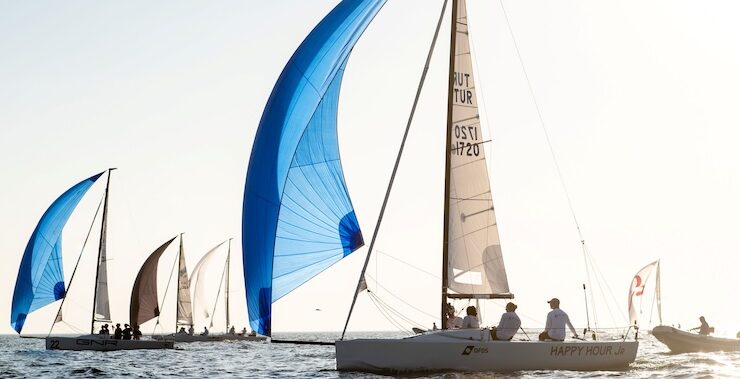 OLYMPOS REGATTA’DA HEYECAN SÜRÜYOR