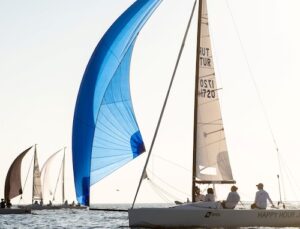 REGATTA’DA HEYECAN SÜRÜYOR