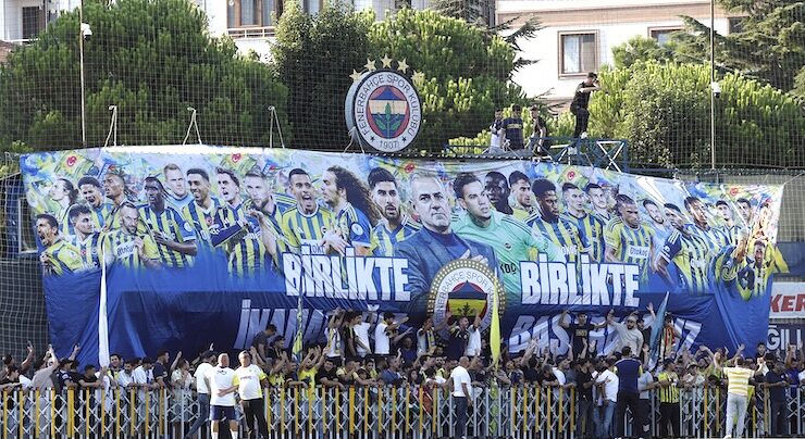 SAMANDIRA’DA ŞAMPİYONLAR LİGİ COŞKUSU