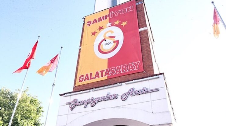 ŞAMPİYONLAR ANITI’NDA G.SARAY COŞKUSU