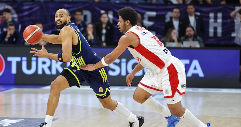 SEZONUN LİDERİ FENERBAHÇE BEKO