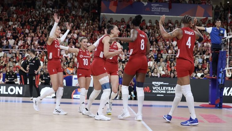 SULTANLAR OSAKA’DA SAHNE ALIYOR
