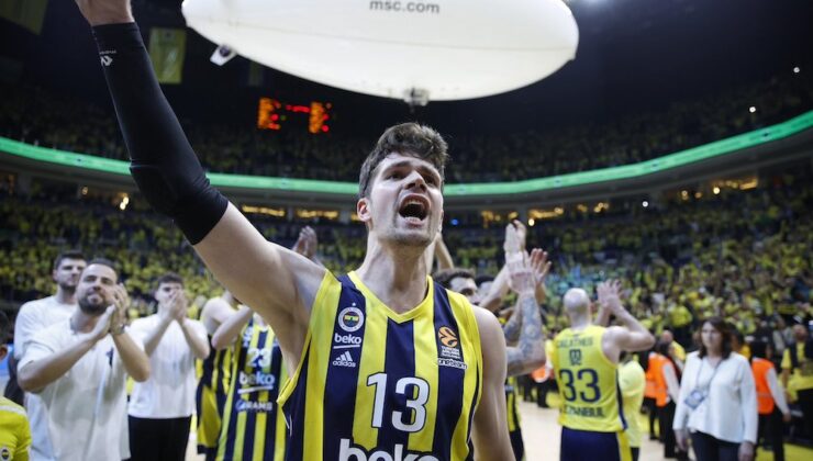 TARIK BİBEROVİC’E DUYGUSAL VEDA!