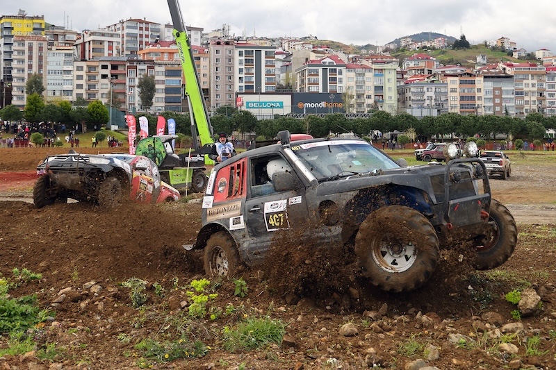 Trabzon Offroad Yarışı’nda Alver ve Oğuz Zirvede