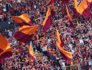 TRİBÜNDE YENİ DÖNEM!