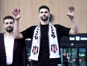 ÜMİT AKDAĞ BEŞİKTAŞ’TA