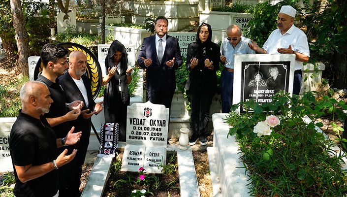 Vedat Okyar Kabri Başında Anıldı