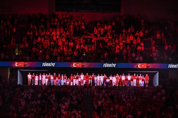 Vodafone’dan Sultanlara Hologram Desteği