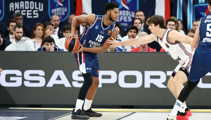 ANADOLU EFES EVİNDE YIKILDI
