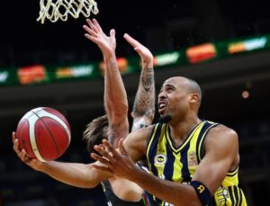 FENERBAHÇE TARFİN EVİNDE KAYBETTİ