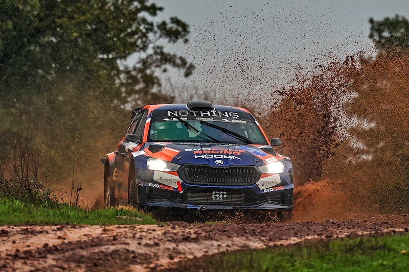 Kocaeli Rallisi’ni Soylu-Tamer Ekibi Kazandı