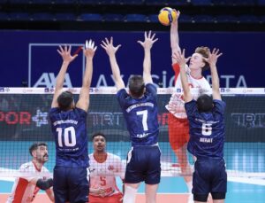 KUPA VOLEY’DE HEYECAN SÜRÜYOR